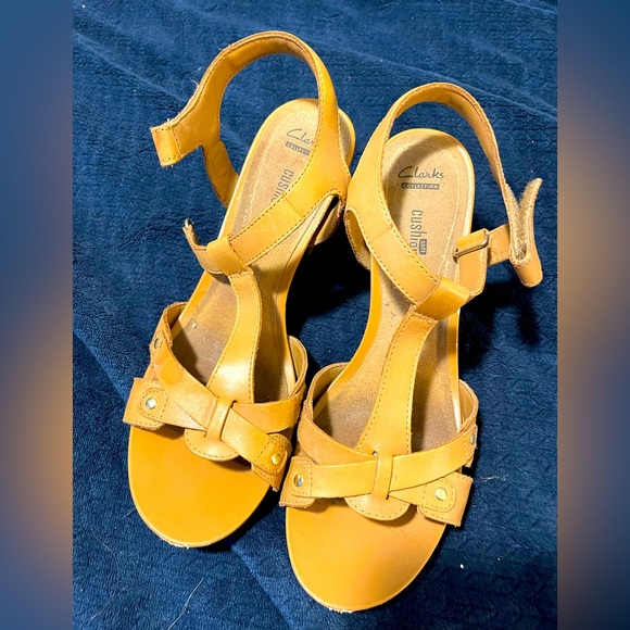 Clarks Shoes - Tan Strappy Clarks Heels